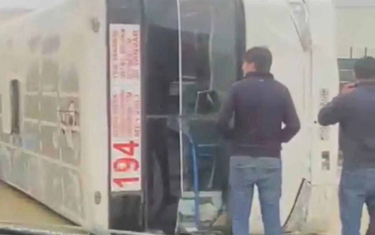 Bakıda marşrut avtobusu aşdı &ndash; VİDEO