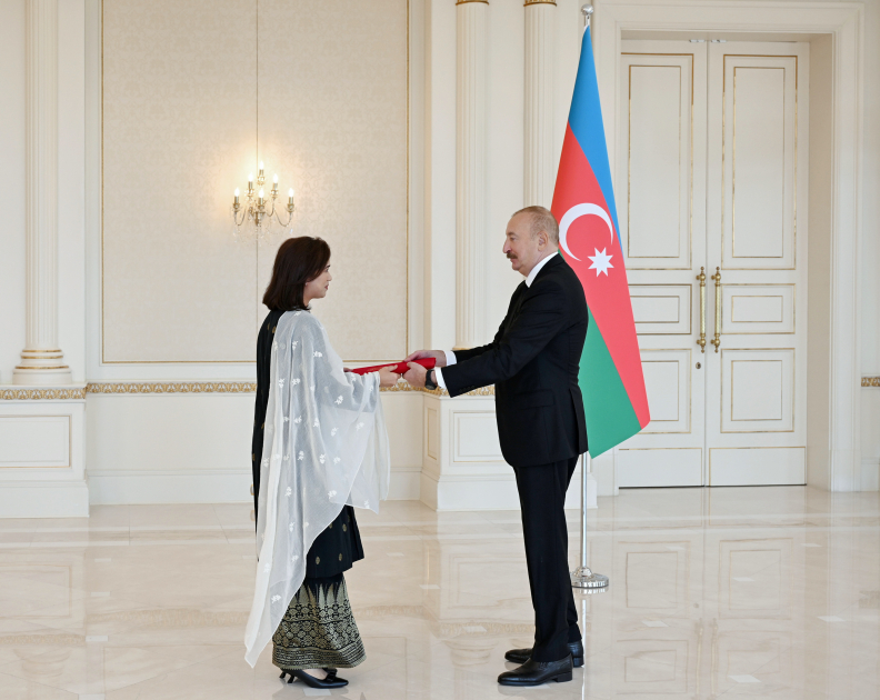 Malayziyanın yeni səfiri İlham Əliyevin qəbulunda – FOTO Malayziyanın yeni səfiri İlham Əliyevin qəbulunda – FOTO