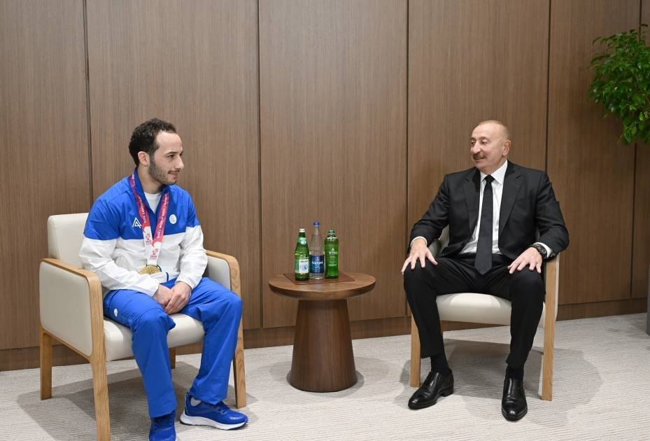 Prezident dünya çempionu olan cüdoçunu təbrik etdi: “Bütün xalqımızı sevindirmisən” - FOTO Prezident dünya çempionu olan cüdoçunu təbrik etdi: “Bütün xalqımızı sevindirmisən” - FOTO
