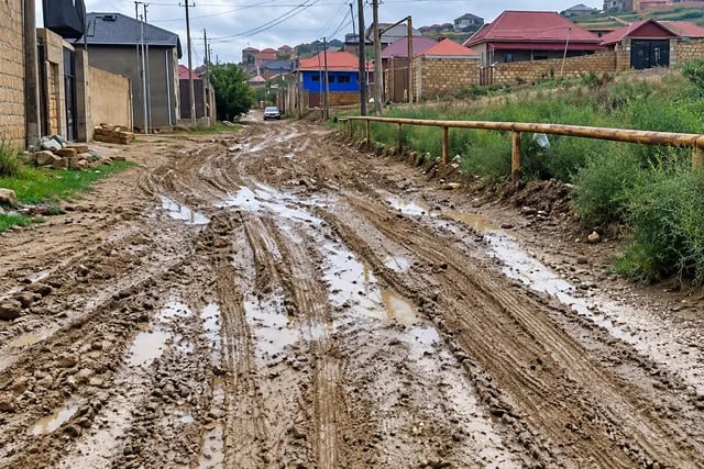 Nübar qəsəbəsində sakinlərin yol dərdi &ndash; FOTO