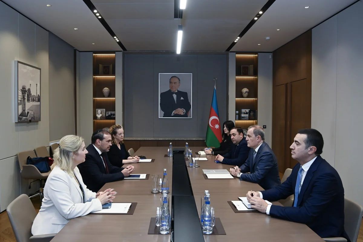 Ceyhun Bayramov ABŞ rəsmisi ilə GÖRÜŞDÜ: Nələr müzakirə edildi? – FOTO Ceyhun Bayramov ABŞ rəsmisi ilə GÖRÜŞDÜ: Nələr müzakirə edildi? – FOTO