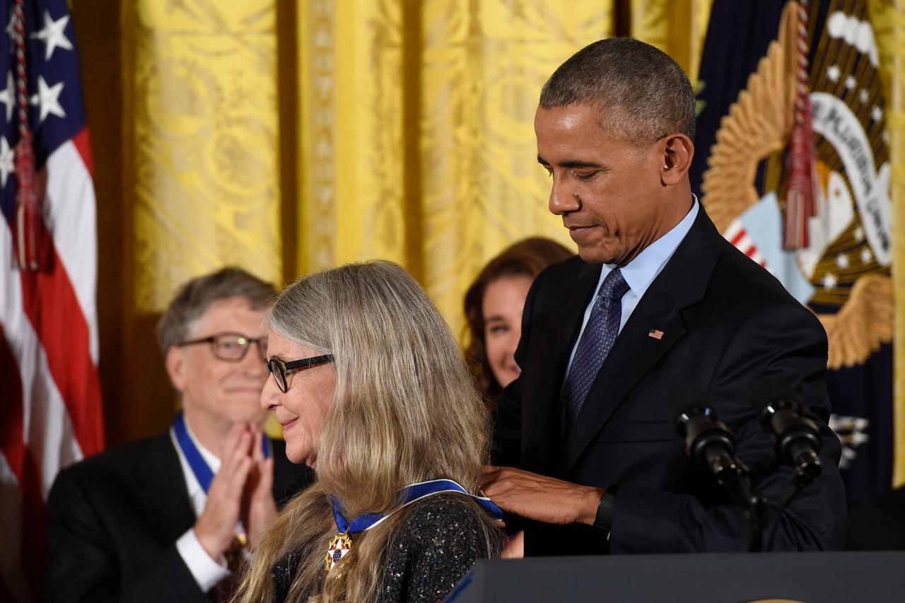 Barak Obamanın medal verdiyi kompüter alimi 90 yaşında vəfat etdi – FOTO Barak Obamanın medal verdiyi kompüter alimi 90 yaşında vəfat etdi – FOTO