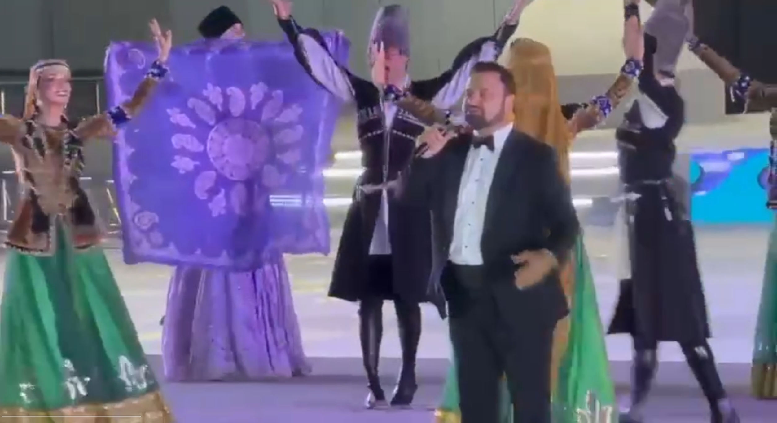 Prezidentlərin iştirak etdiyi konsertdə &ldquo;Azərbaycanım&rdquo; mahnısı və muğam SƏSLƏNDİRİLDİ - VİDEO