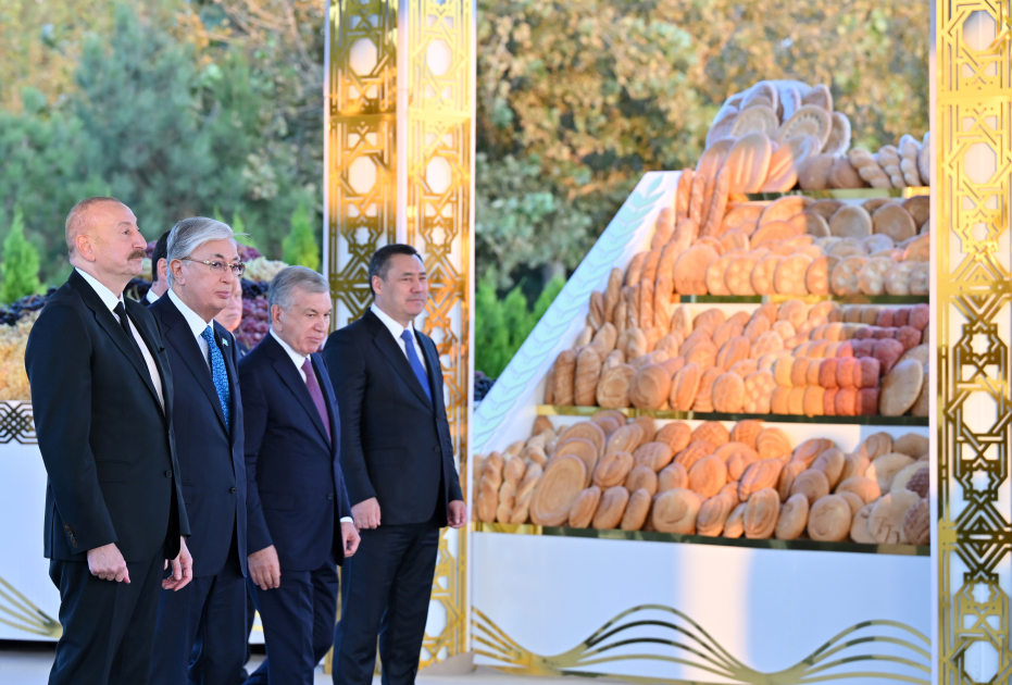 Prezident MDB Ölkələrinin Milli Kulinariya Festivalı ilə tanış oldu - FOTO/VİDEO