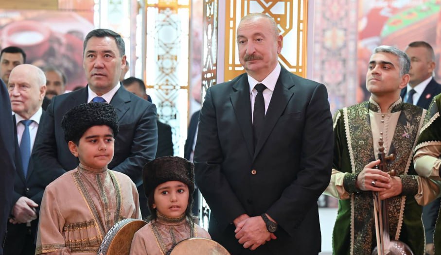 Prezidentin Türkmənistanda uşaqlarla səmimi görüşü &ndash; VİDEO