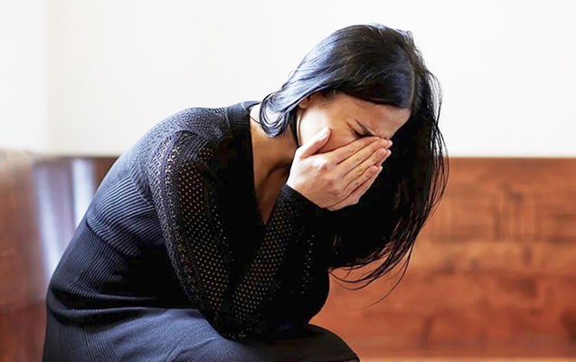Gecə uşaqları çölə çıxarıb ac-susuz saxlayıblar... - Ana və ögey ata həbs edildi Gecə uşaqları çölə çıxarıb ac-susuz saxlayıblar... - Ana və ögey ata həbs edildi