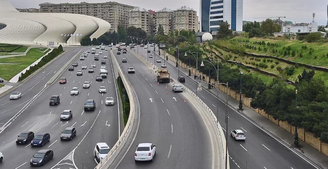 SÜRÜCÜLƏRİN NƏZƏRİNƏ: Bakının 10 küçə və prospektində hərəkət məhdudlaşdırılacaq