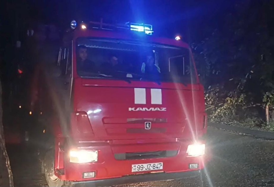 Tovuzda yaşayış binasına ildırım düşdü, yanğın başladı - FOTO/VİDEO Tovuzda yaşayış binasına ildırım düşdü, yanğın başladı - FOTO/VİDEO
