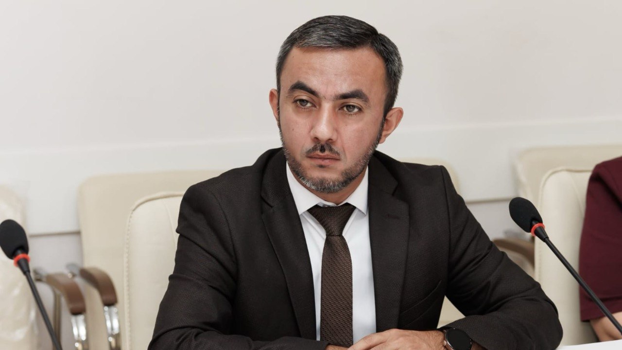 Orxan İsayev: “Təhsilin dünyəviliyi üçün ilk addımlardan biri vahid geyimin tətbiqidir” Orxan İsayev: “Təhsilin dünyəviliyi üçün ilk addımlardan biri vahid geyimin tətbiqidir”