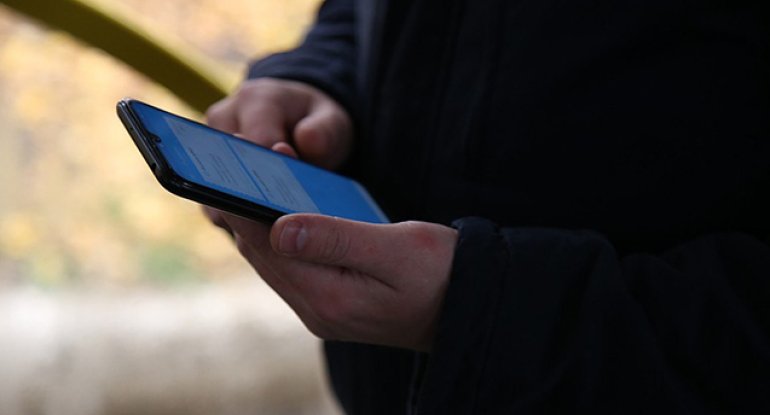 Telefon ekranındakı yaşıl nöqtə nədir?