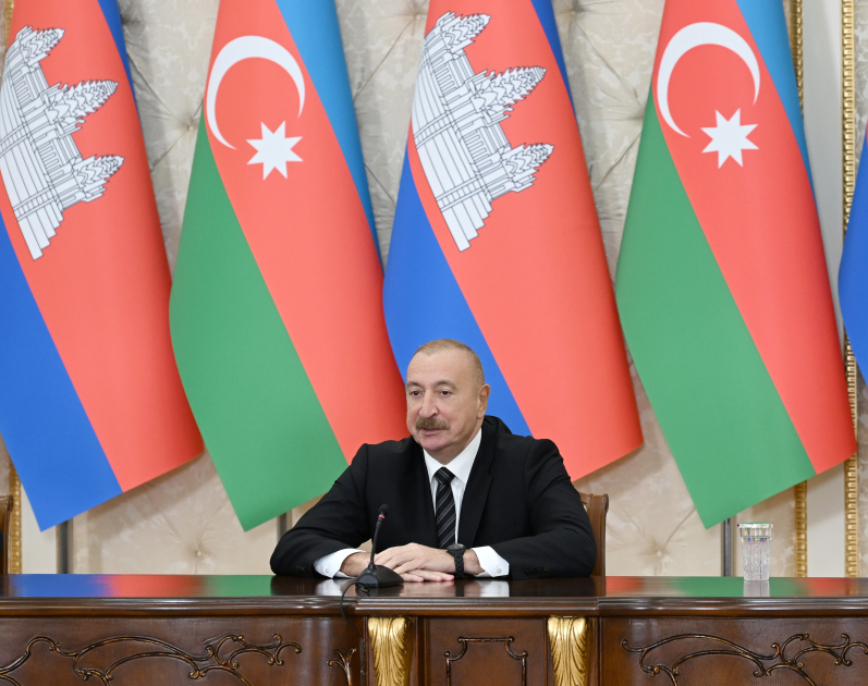 İlham Əliyev: “Kamboca ilə beynəlxalq təşkilatlarda çox sıx əməkdaşlıq edirik” İlham Əliyev: “Kamboca ilə beynəlxalq təşkilatlarda çox sıx əməkdaşlıq edirik”