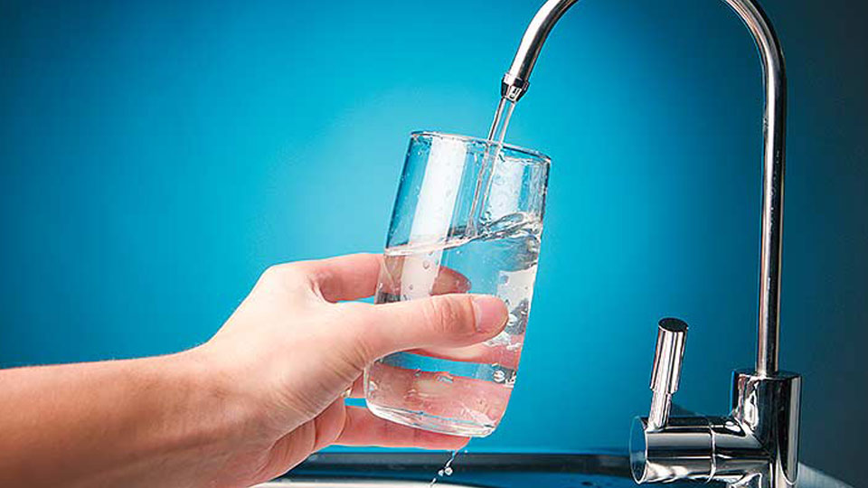 Bakıda kran suyu içmək təhlükəlidirmi? - Suyun necə yoxlanıldığı AÇIQLANDI