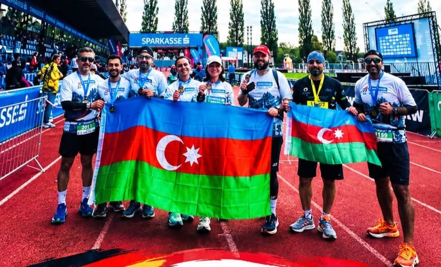 Azərbaycan komandası 3 ölkəni birləşdirən məşhur marafonda uğur qazandı &ndash; FOTO/VİDEO