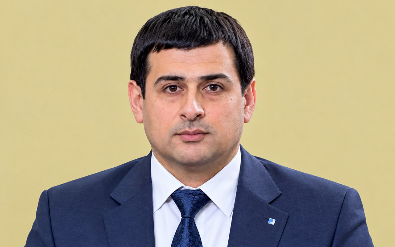 &ldquo;Emin Axundov iş adamıdır, gəlməyə bilər&rdquo; dedi - Hakim etiraz etdi