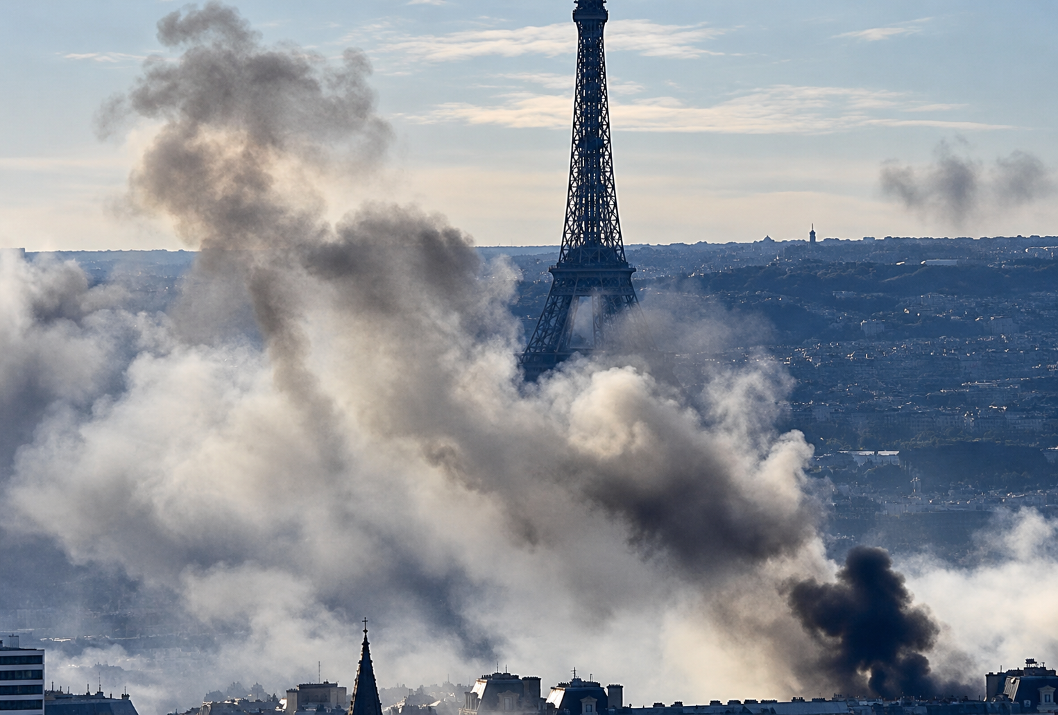 Paris etirazlardan sonra - VİDEO