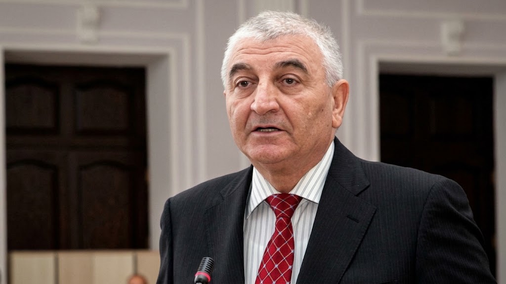 Məzahir Pənahov Serbiyada seçkiləri müşahidə edəcək