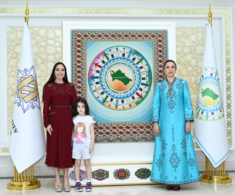 Leyla Əliyeva Arkadağ şəhərində Oğulcahan Atabayeva ilə görüşüb - FOTO