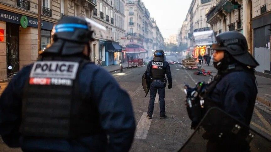 Parisda komendant saatı ELAN OLUNDU