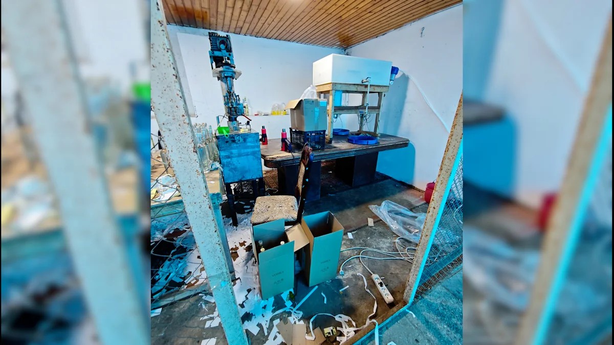 Evi obyektə çevirib saxta alkoqollu içkilər hazırladılar &ndash; FOTO