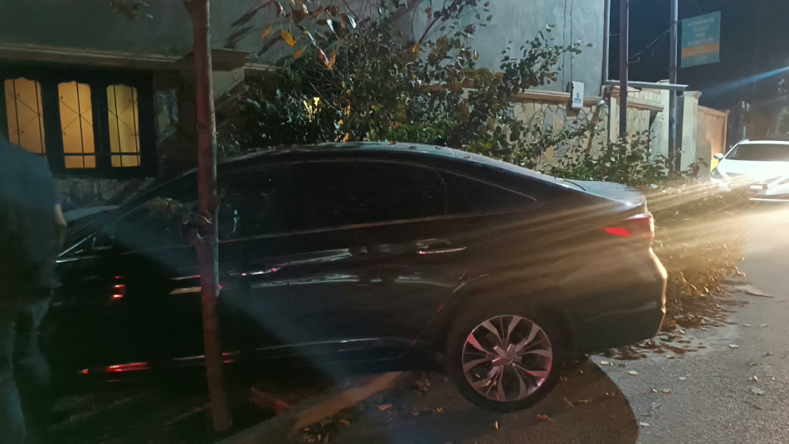 Tovuzda iki avtomobil toqquşdu: Xəsarət alan var &ndash; FOTO