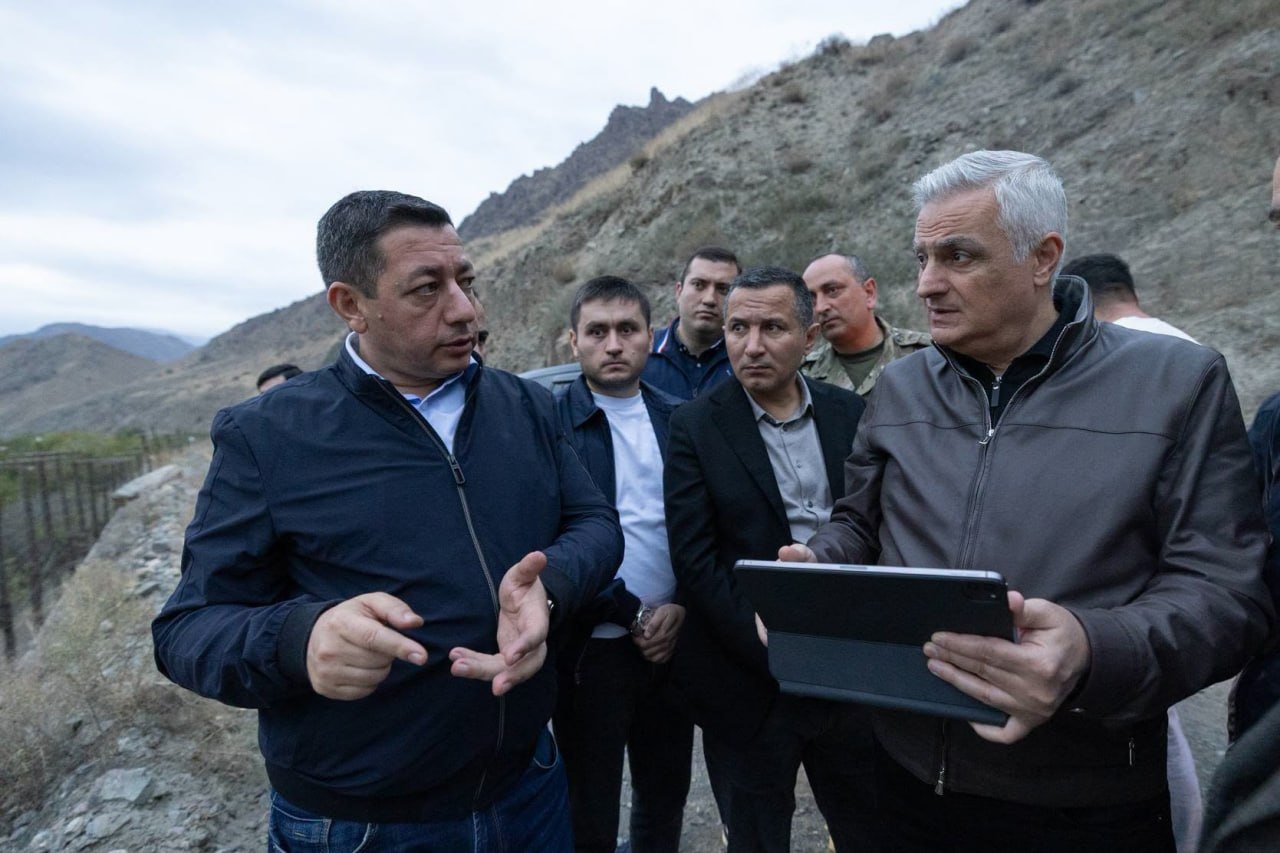 Erməni nazirlər TRIPP dəhlizinin çəkilişini müzakirə etmək üçün Zəngəzurda – FOTO Erməni nazirlər TRIPP dəhlizinin çəkilişini müzakirə etmək üçün Zəngəzurda – FOTO
