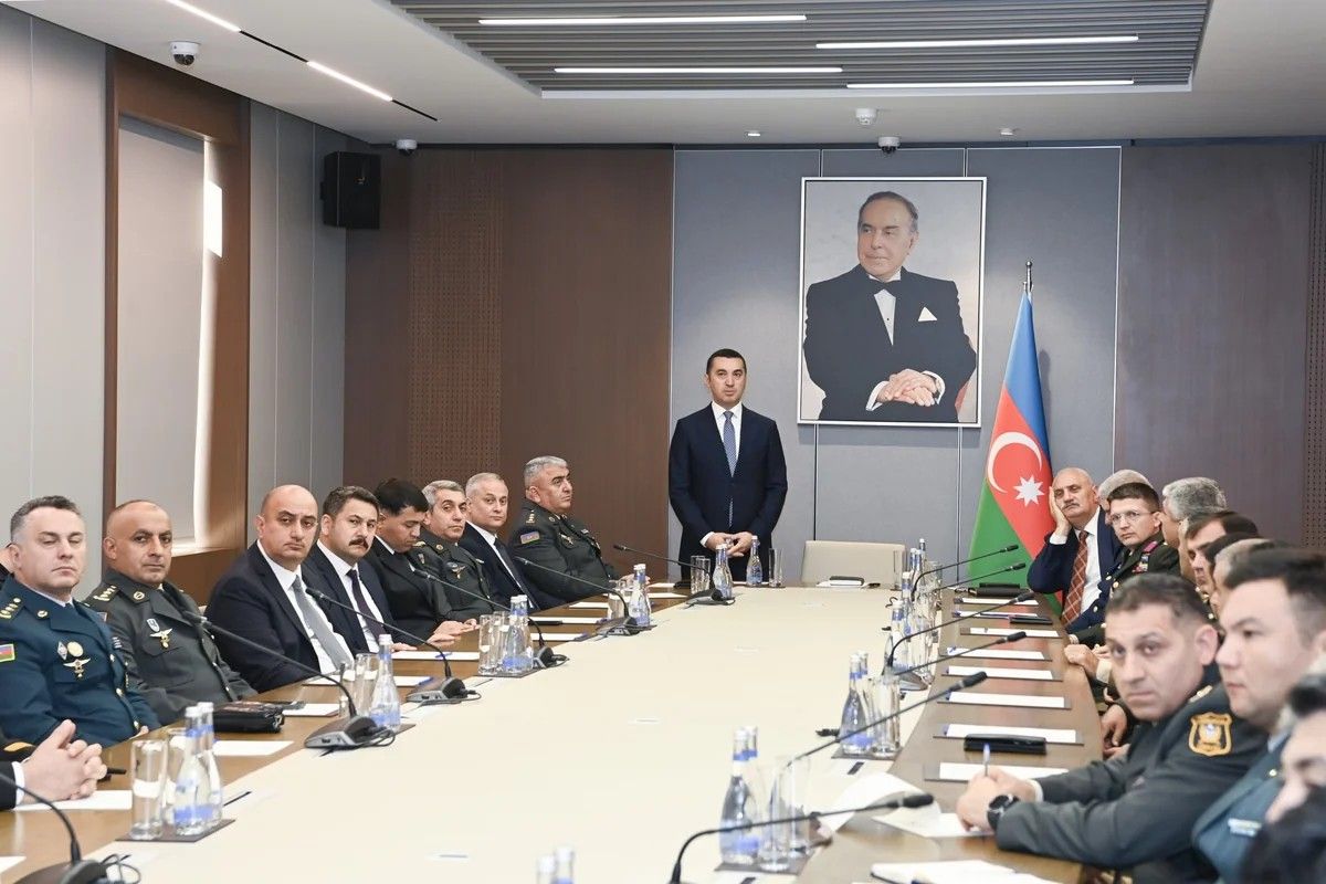 XİN-də hərbi kurs iştirakçıları ilə görüş keçirildi - FOTO XİN-də hərbi kurs iştirakçıları ilə görüş keçirildi - FOTO