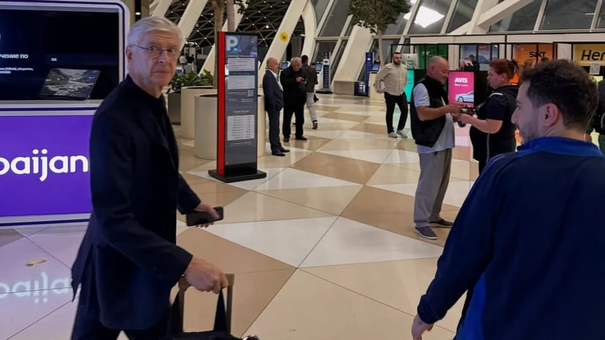 Arsen Venger Bakıya gəldi &ndash; FOTO