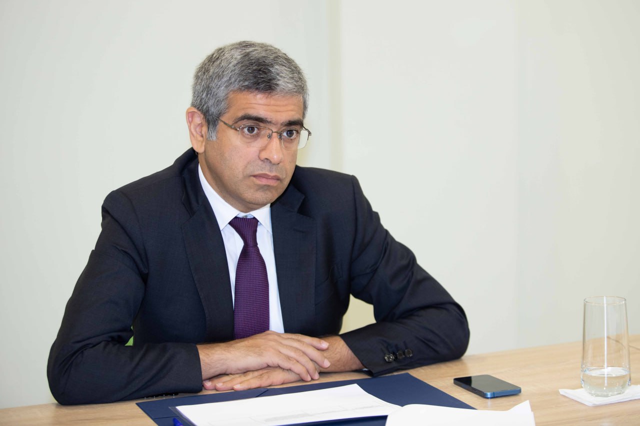 Nazirdən maaş və sosial ödənişlərlə bağlı ŞAD XƏBƏR