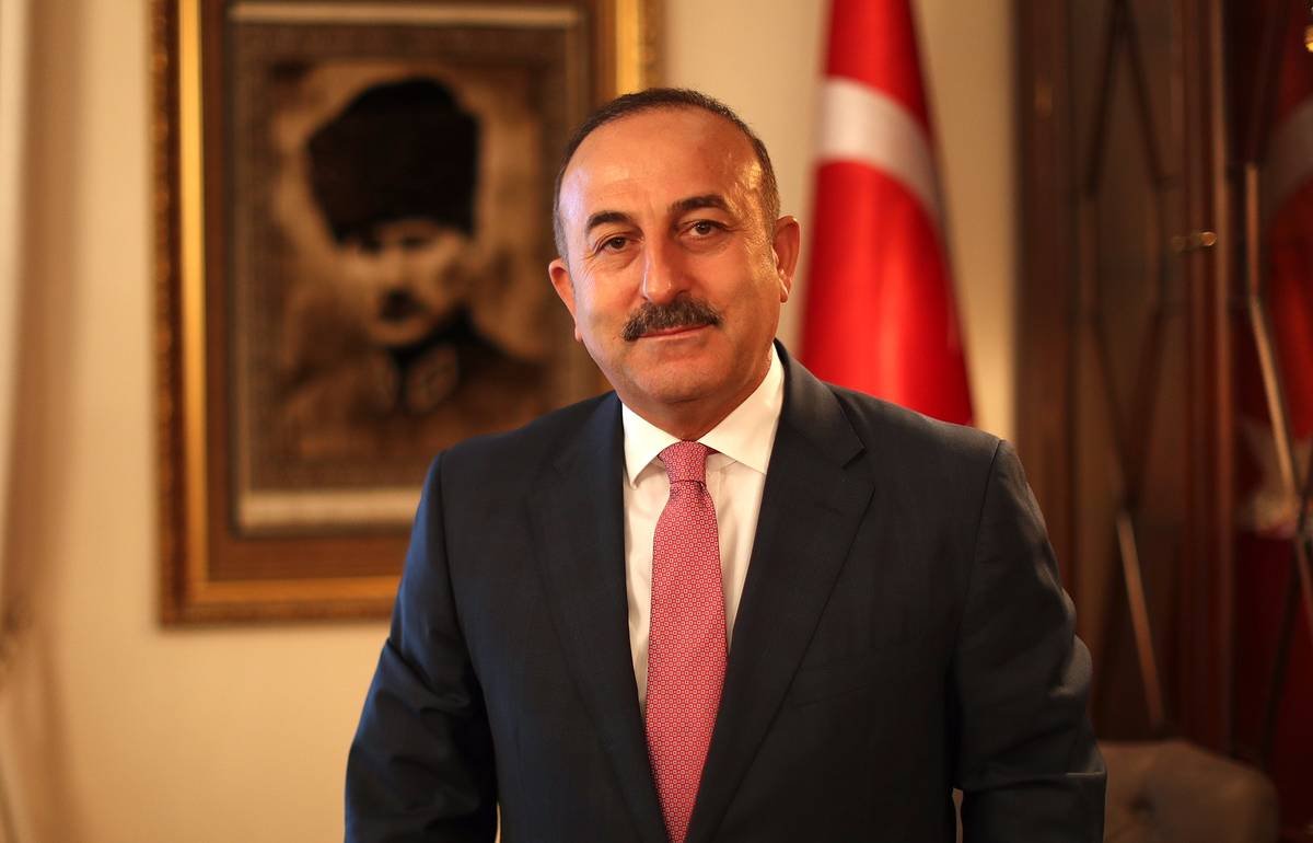 M.Çavuşoğludan TƏBRİK- “Üç rəngli bayrağınla məsud yaşa!”