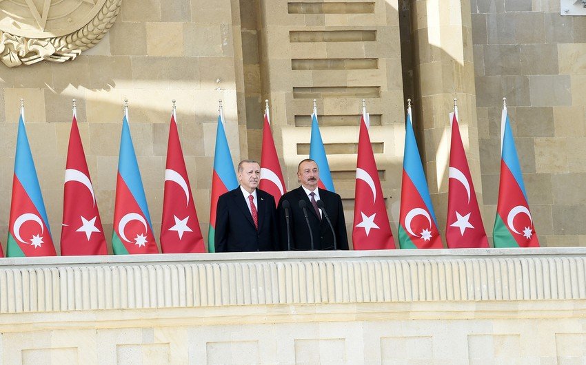 Ərdoğan Bəxtiyar Vahabzadənin şeirini söylədi