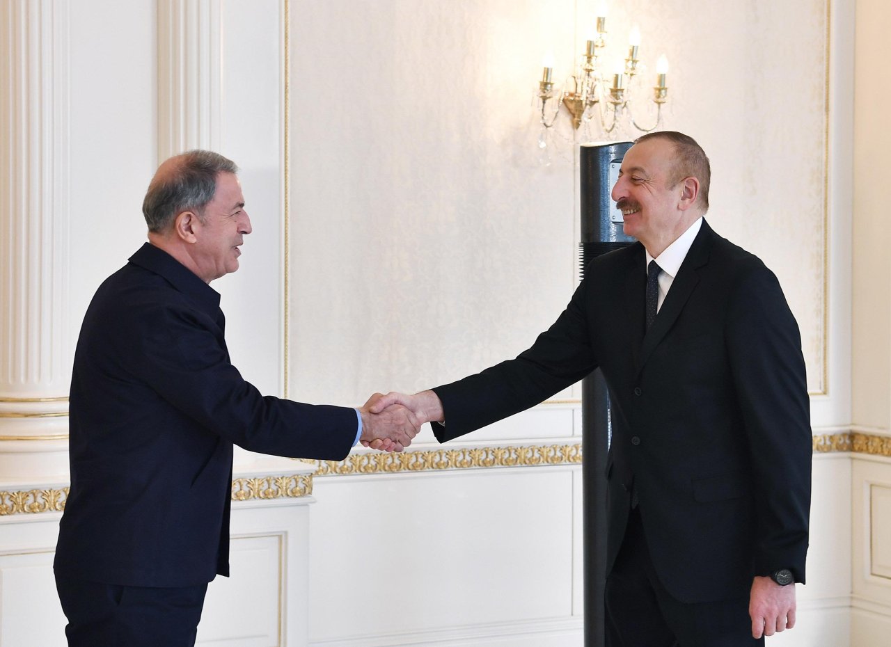 İlham Əliyev Türkiyənin milli müdafiə nazirini qəbul etdi - FOTO