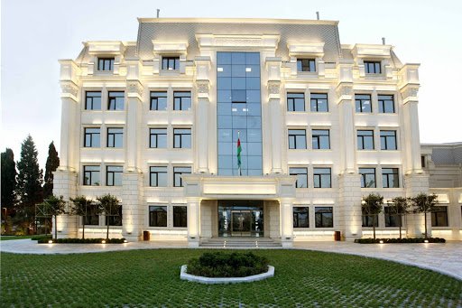 Qazinin icra başçısı ilə görüşə bilməməsi iddiasına açıqlama