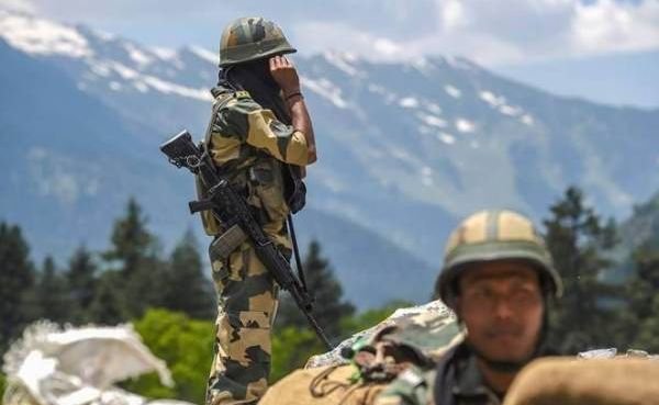 Hindistan və Çin hərbçiləri arasında atışma: 24 əsgər yaralandı