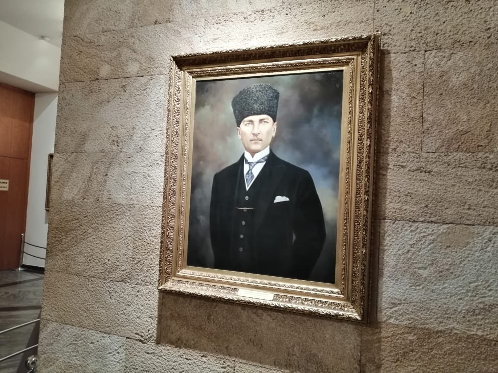 Atatürkün məzarı yanındakı qablarda Azərbaycan torpağı da qoyulub - FOTOLAR