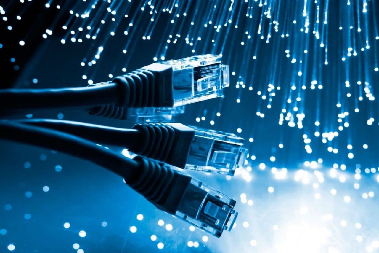 Azərbaycan şirkəti Avropadan Cənubi Qafqaza gələn internet trafikini nəzarətə götürdü - FOTO