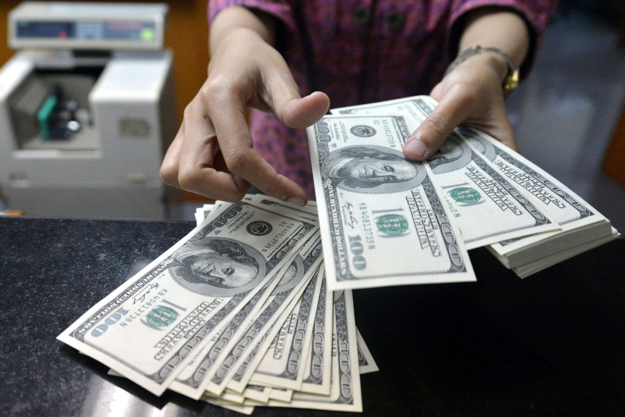 Dolların bu günə olan məzənnəsi Dolların bu günə olan məzənnəsi