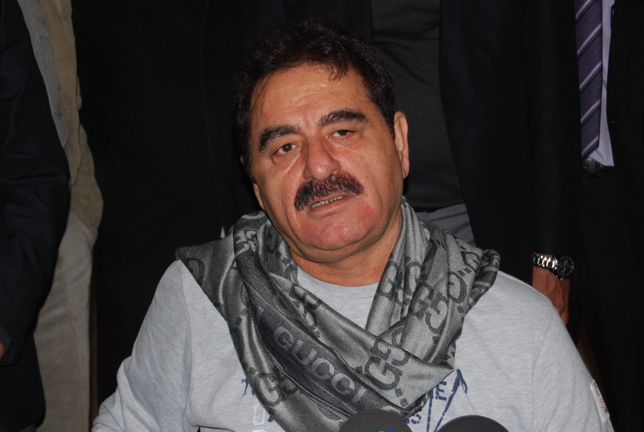 İbrahim Tatlısəs ağlayaraq Allaha yalvardı - VİDEO