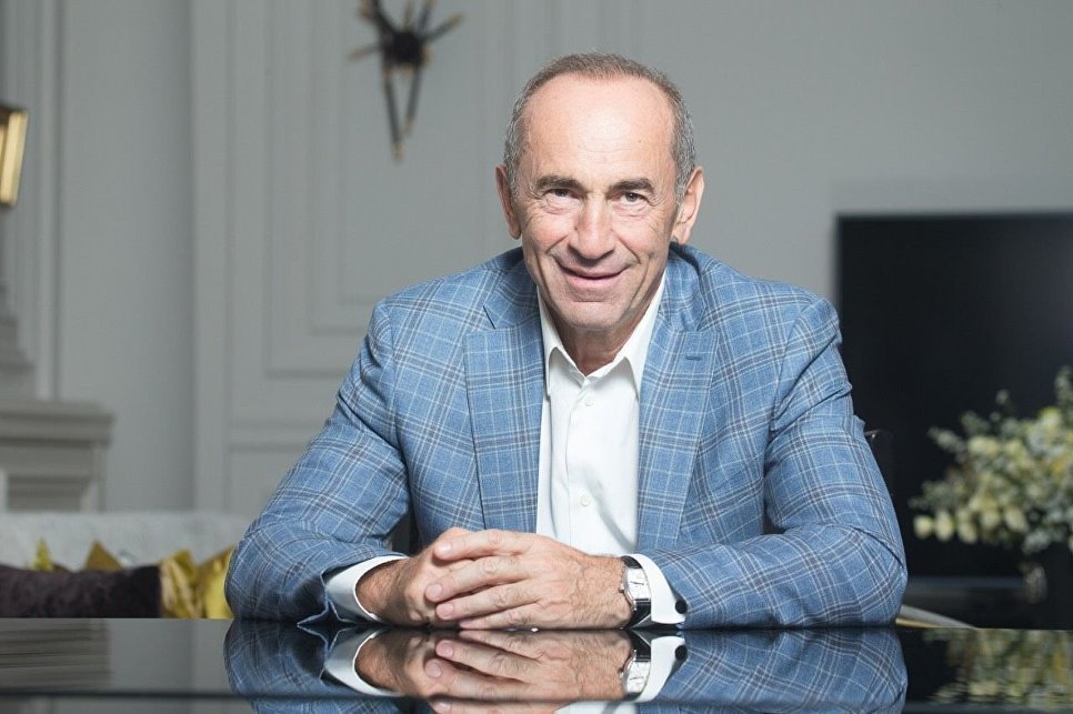 Robert Köçəryandan sərsəm açıqlama: “Şuşa və Hadrut məsələsini danışıqlar yolu ilə həll edə bilərik”