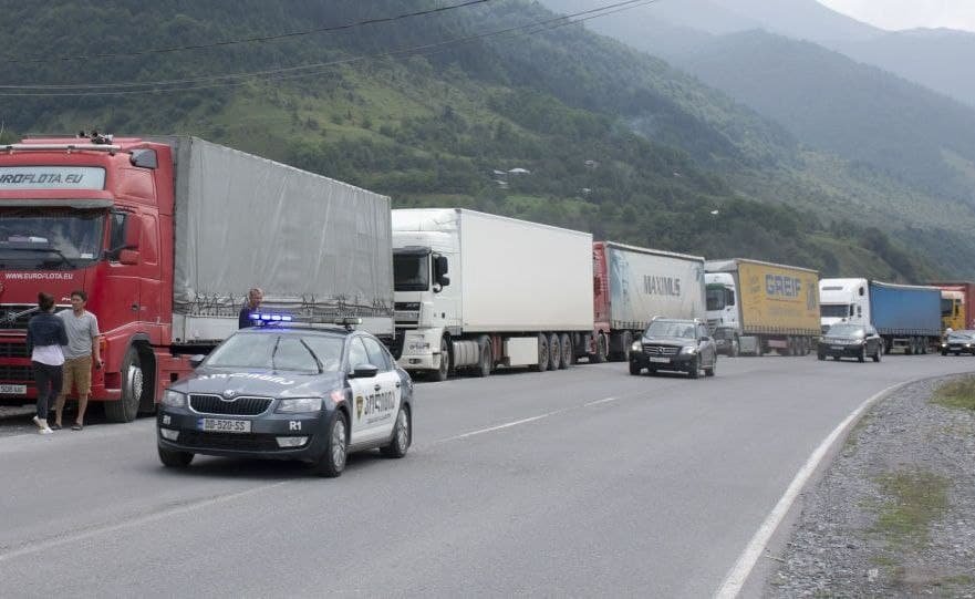 Gürcüstan Rusiyadan Ermənistana gələn silahı geri qaytardı... - FOTO