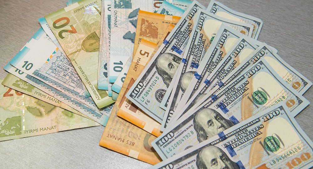 Banklar dolların satışına limit qoydu - Manat ucuzlaşır?