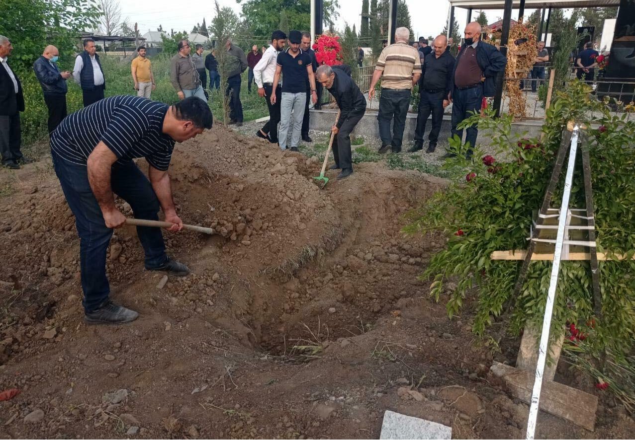 Aslan Hüseynov dəfn edildi - FOTO