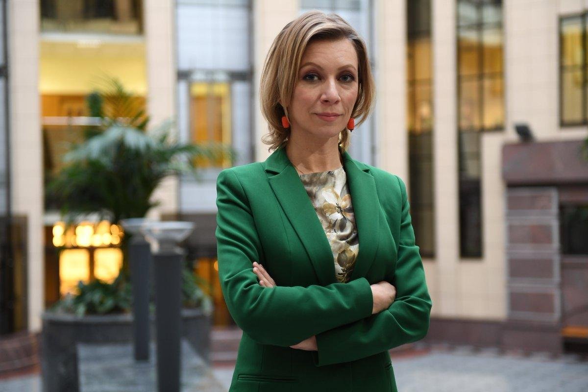 Mariya Zaxarova təyyarədən Ermənistanın şəkilini çəkdi – FOTO