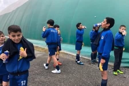 Azərbaycanın futbol klubunda ŞOK Hadisə - Uşaqlara qadağan edilən içkilər verilir 