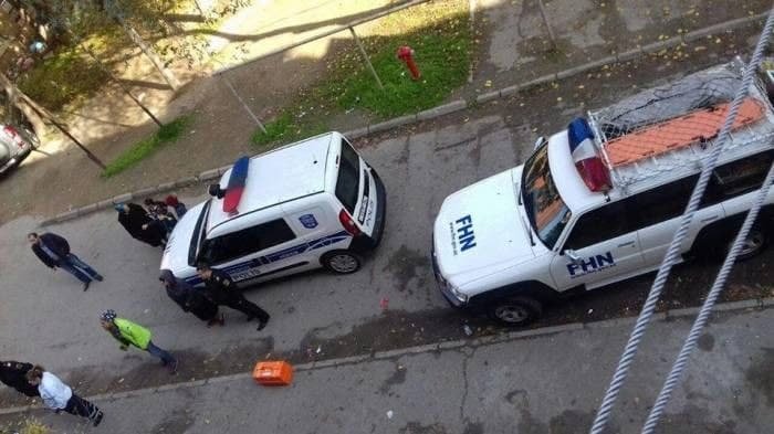 Bağlı qapı arxasında halsız vəziyyətdə qalan şəxslər xilas edildi