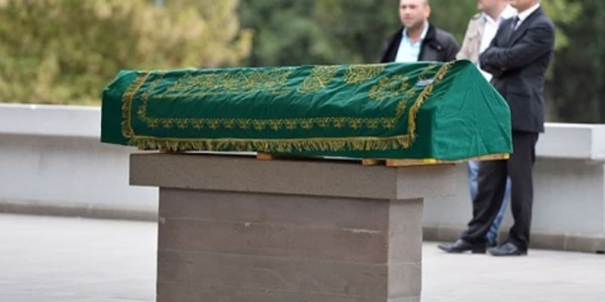Azərbaycanda tanınmış şair vəfat etdi - FOTO