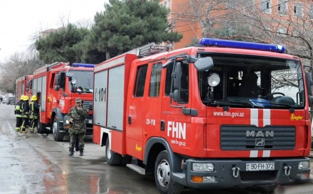 Xırdalanda yaşayış binasında partlayış: 14 nəfər təxliyə olundu