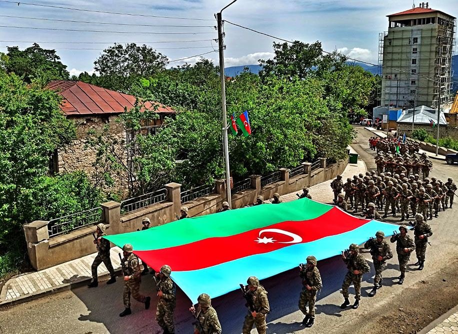Şuşada Azərbaycan hərbçilərinin iştirakı ilə təntənəli tədbir keçirildi – VİDEO-FOTO