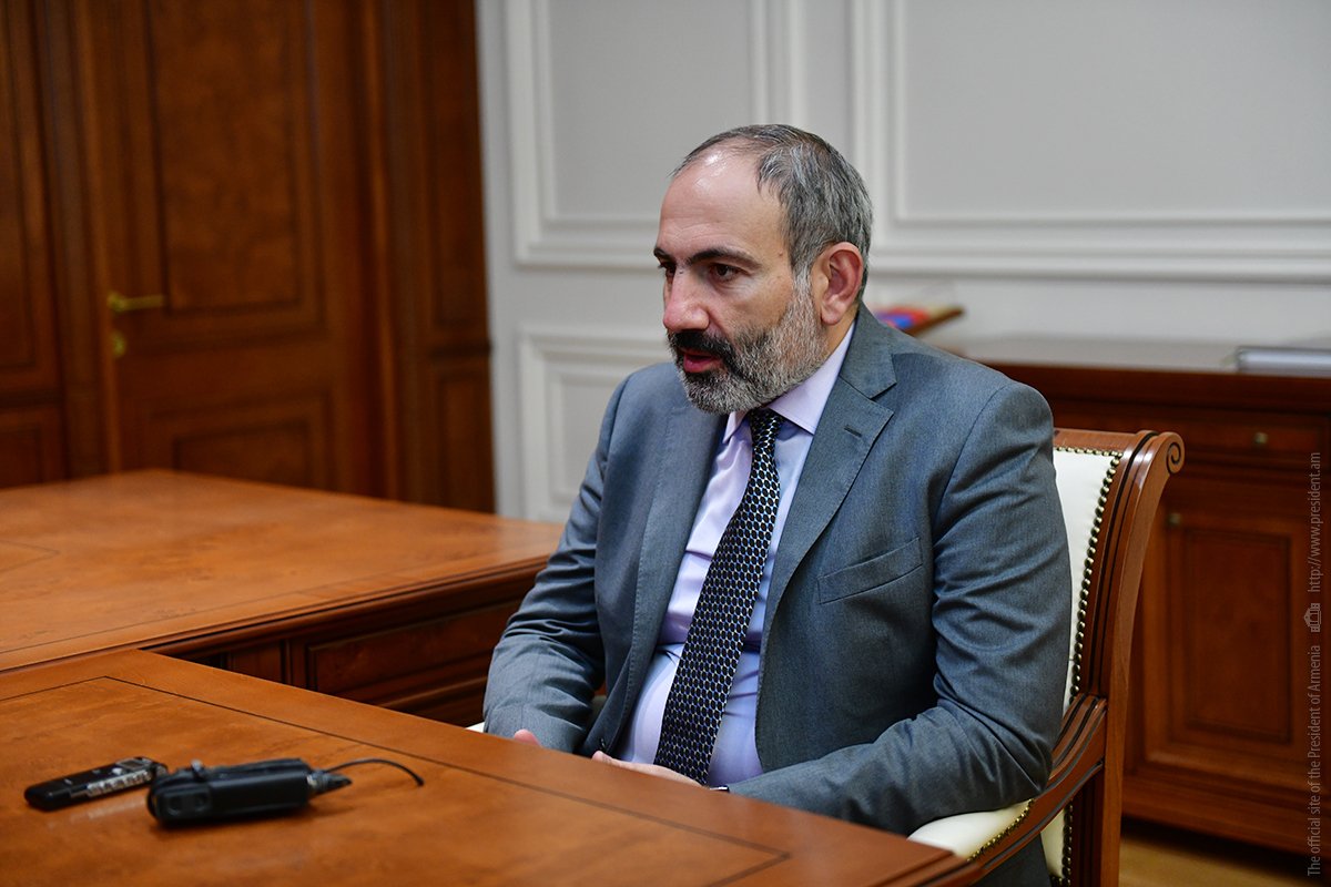 Paşinyanın ad günü sərgüzəştləri – O, “hədiyyəni” Moskvadan yox, Parisdən gözləyir