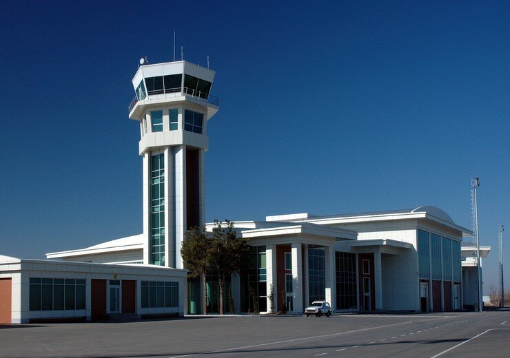 Azərbaycanda aeroportda vəzifəli şəxslər arasında dava - Polis işə qarışdı