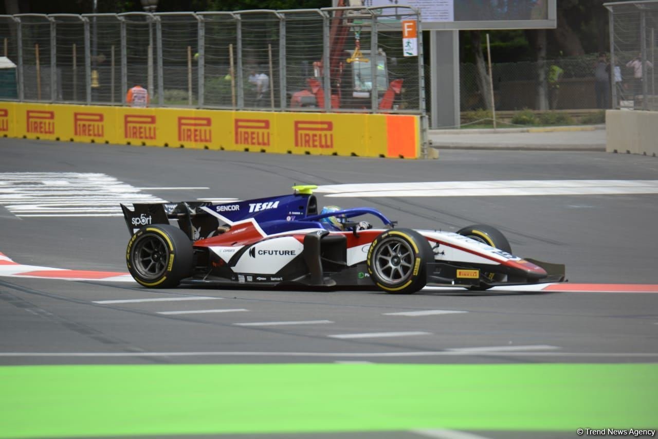 Bakıda F1 sərbəst yürüşünə start verildi